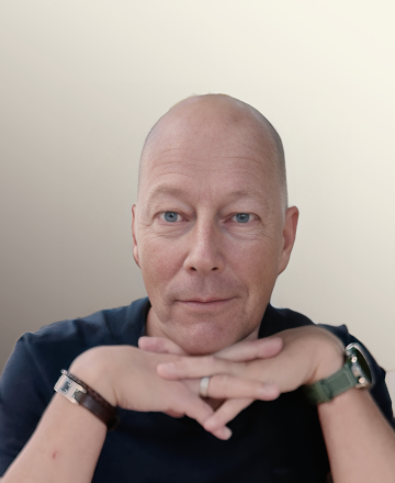 Carsten Weidenmüller attr1 bkgrd RealPhoto v3 x2 2350x2474 2pass MoreDetail v3 360